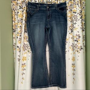 Maurices boot cut/flare jeans short inseam size 20